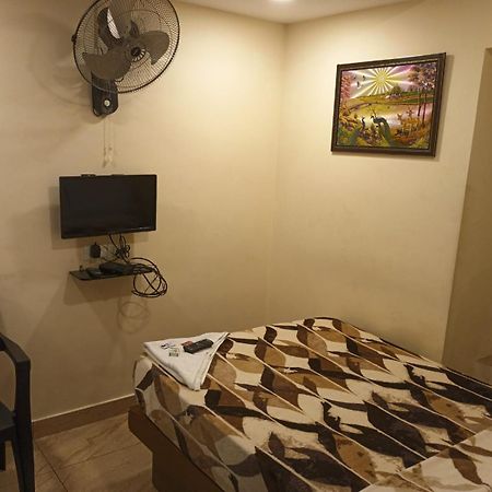 Majestic Inn 特里凡得琅 外观 照片