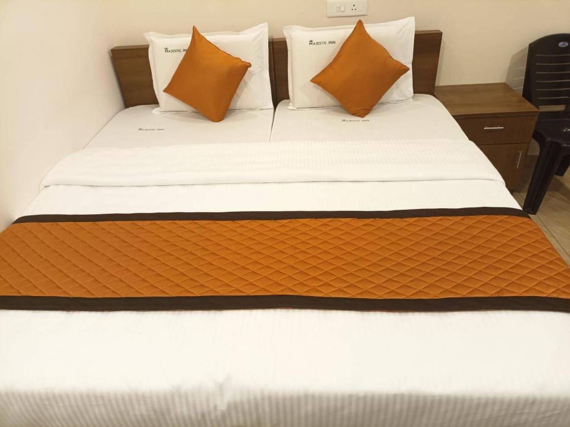 Majestic Inn 特里凡得琅 外观 照片