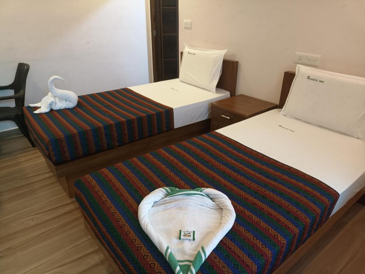 Majestic Inn 特里凡得琅 外观 照片